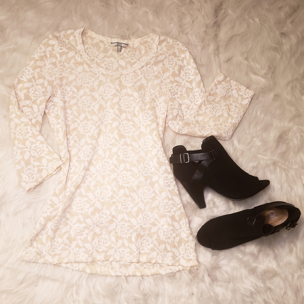 BKE lace 3/4 sleeve top sz M